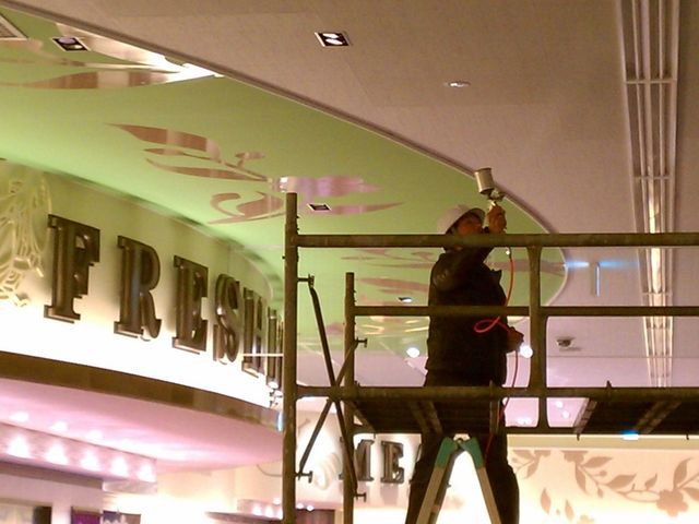 光触媒の経験と知識を活かして迅速丁寧に作業いたします。