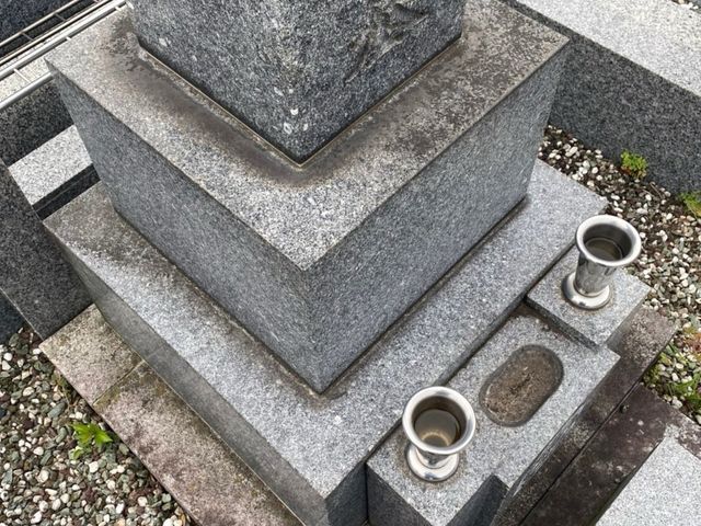 墓石専門のプロが行うクリーニング