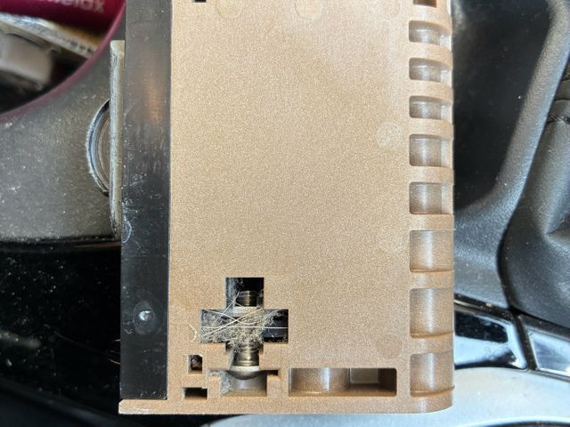 引き戸のレール・戸車交換致します！