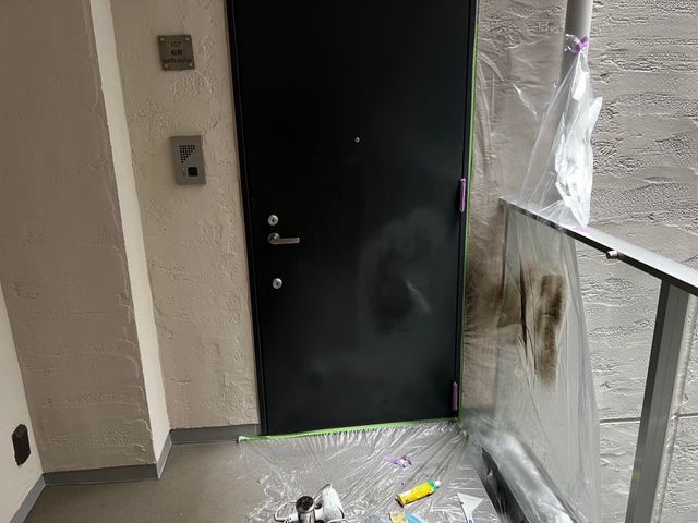 玄関ドアの塗装