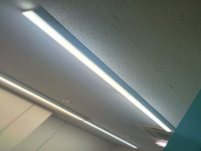 現在蛍光灯になっている部分をLED照明に変更します。特殊な蛍光灯でも相談ください
