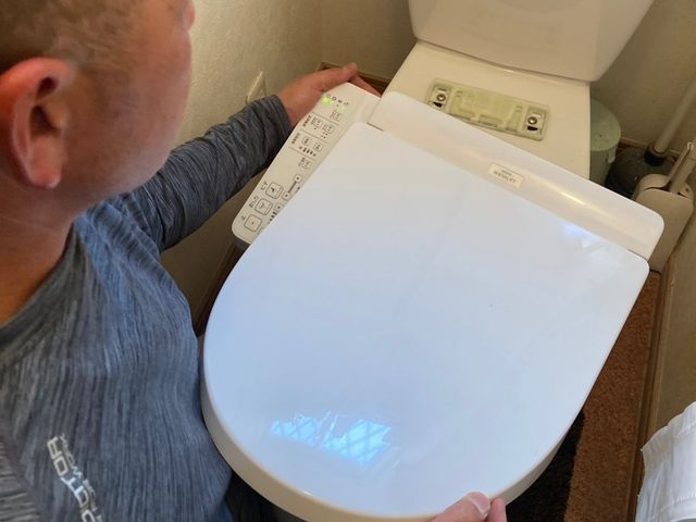 《ウォッシュレット交換》はお任せ下さい！　経験と知識をいかして迅速に対応致します