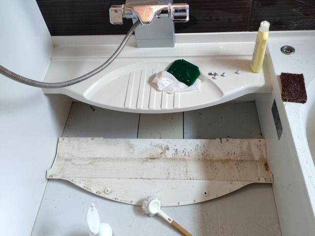 お風呂の掃除し綺麗にします