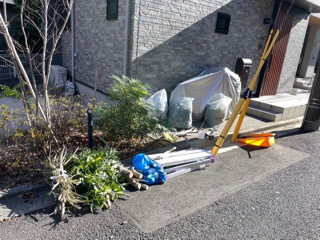 落ち葉清掃！ブロアで清掃！綺麗に致します！