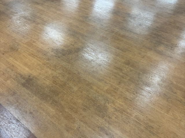 床洗浄も当店へお任せ♪ 洗浄・剥離・ワックス可能です♪