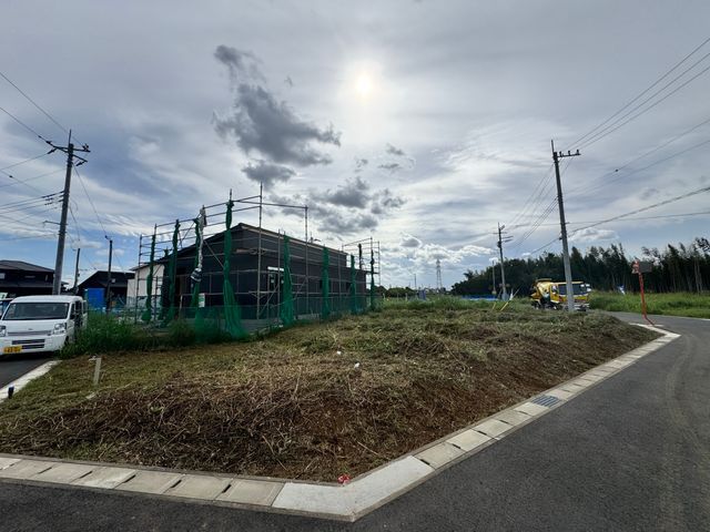 ★10月キャンペーン実施中★【50平米まで同一料金！！草刈りの最終時期】