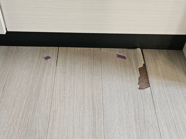 自社スタッフによる丁寧な作業で美しい仕上がりを実現！プロの床補修サービス