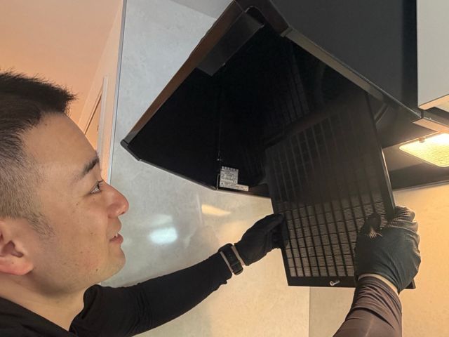 油汚れを徹底分解！レンジフードクリーニング【クオリティ重視・高評価多数◎】