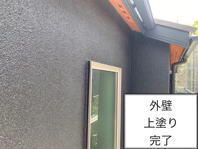 外壁4回塗り！下塗り中塗り上塗り保護クリアーの4回塗り標準施工！サービスの画像