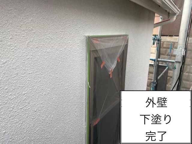 外壁4回塗り！下塗り中塗り上塗り保護クリアーの4回塗り標準施工！サービスの画像