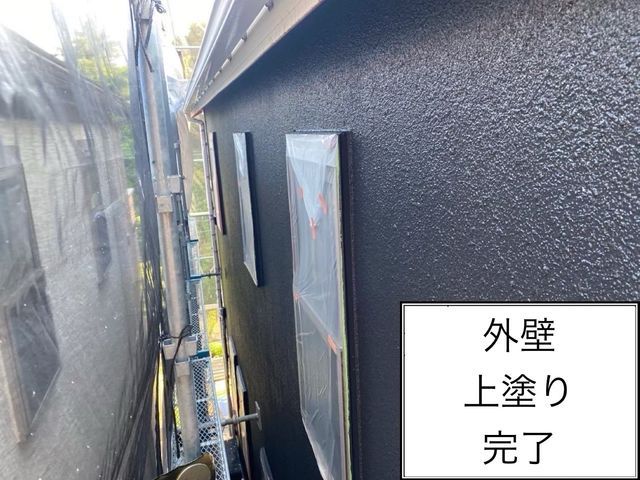 外壁4回塗り！下塗り中塗り上塗り保護クリアーの4回塗り標準施工！サービスの画像