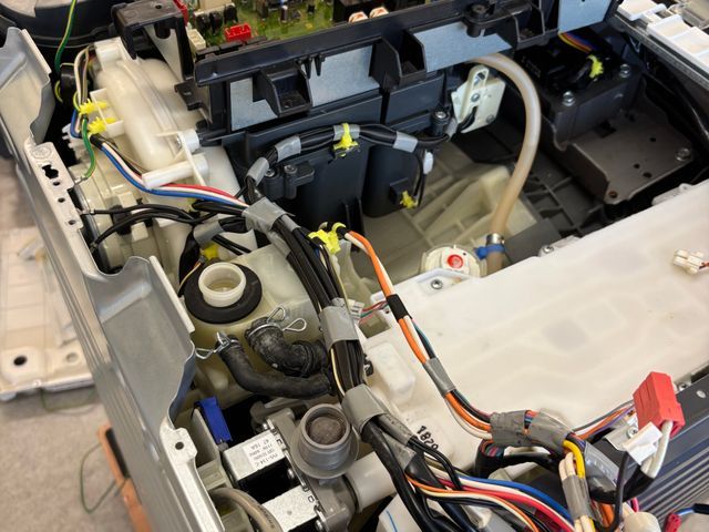 洗濯機の水もれ、エラー表示修理は当店にお任せ下さい！当日対応もご相談ください！