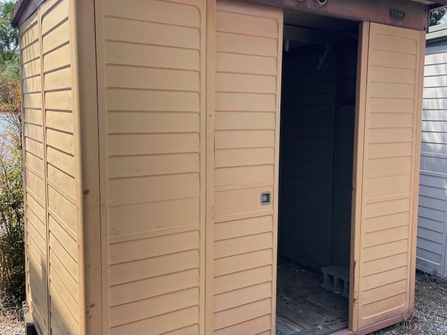 物置の解体、回収承ります。中身の不用品も対応可能です♪