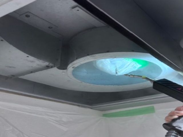 油汚れ落とします！私たち親子にお任せください！