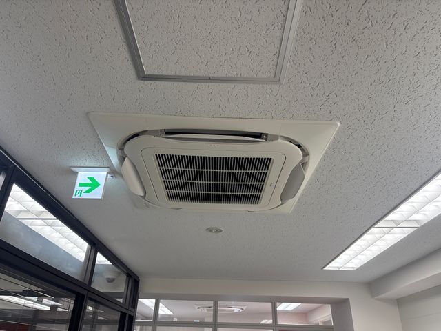 10年の信頼と実績！お客様満足度を徹底追求する天井埋込エアコン専門サービス