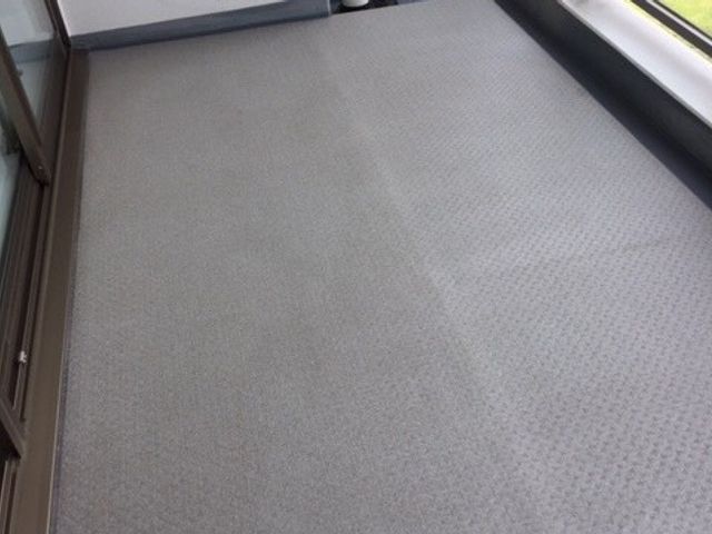 ベランダ掃き出し口の苔などの高圧洗浄機でスッキリ クリーンyou美のベランダ バルコニークリーニング くらしのマーケット