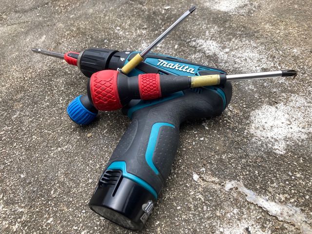 JBP協会監修／カラーボックス組み立て専門店◆第二種電気工事士の女性職人