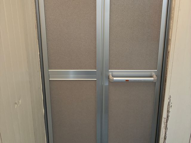 浴室ドア取替いたします！