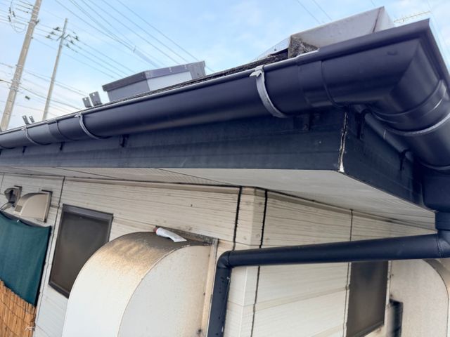 雨樋清掃・詰まり除去・簡単修理対応｜落ち葉対策