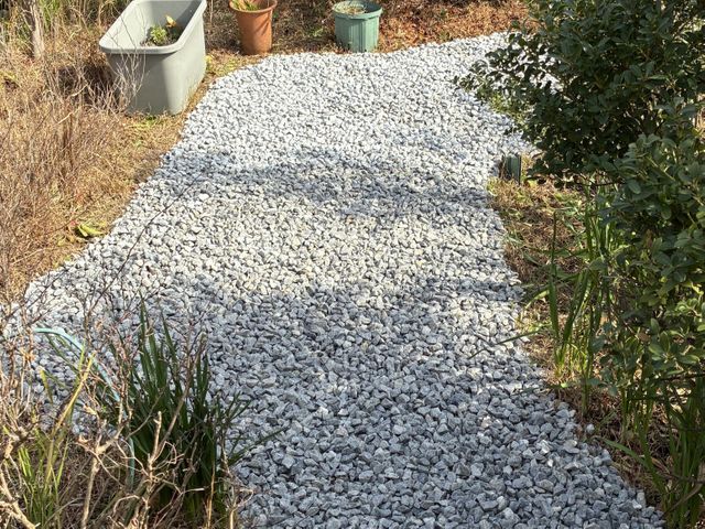 雰囲気一変！砂利を敷いて景観とメンテナンス性の向上を目指しませんか？