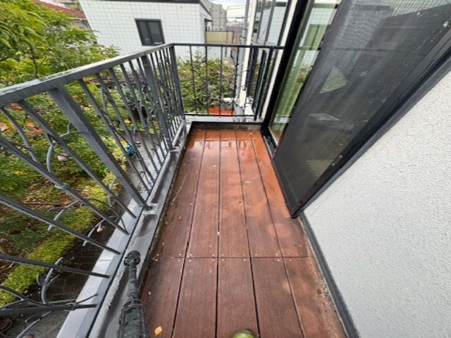ベランダ・バルコニークリーニングお客様のお力になります！迅速丁寧に作業いたします