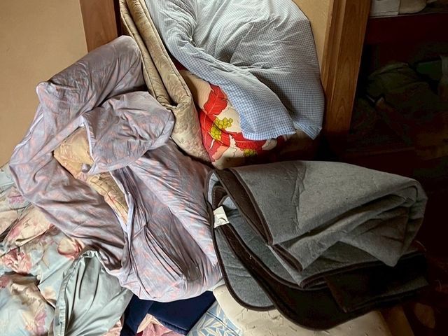 遺品整理、ご不要物の仕分け作業、笑顔で明るいスタッフがお伺いします！サービスの画像