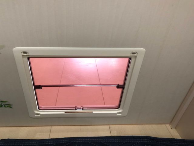 ペットドア 取り付けいたします 株 ジャステックのペットリフォーム 消臭壁紙 くらしのマーケット