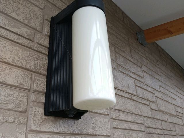 センサーライト取付