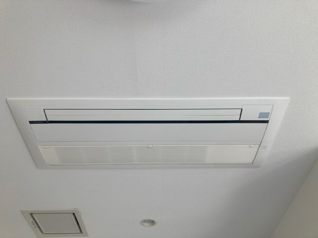 天井埋込１、２、４方向、天吊り、業務用壁掛けエアコンの洗浄◎営業時間外も対応可