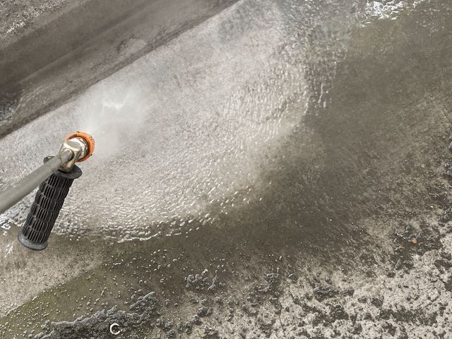 【お問い合わせから当日の作業まで、すべて代表本人が対応します。】駐車場の高圧洗浄