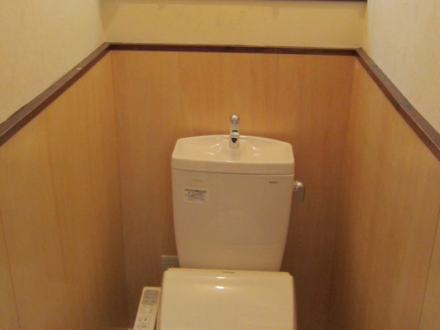和式トイレを洋式便器へ取り替え工事