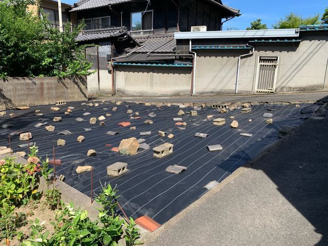 煩わしい草刈りとはおさらば！【防草シート施工】