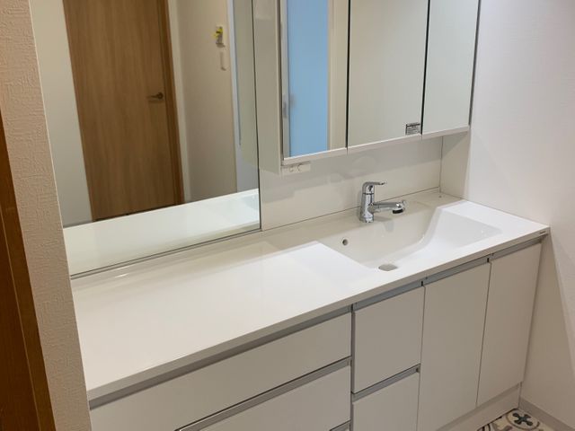 【夫婦で訪問致します】洗面化粧台　気になる汚れもスッキリ落とします！！！