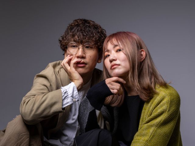 ふたりの自然な瞬間を優しく。落ち着いた雰囲気で、自然体のふたりを丁寧に撮影。