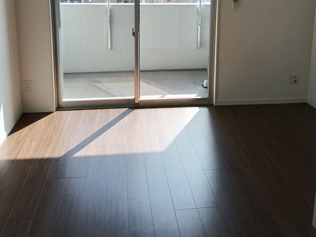 家を愛する職人が、外注一切なしの自社施工でお客様のご都合に合わせて丁寧に作業
