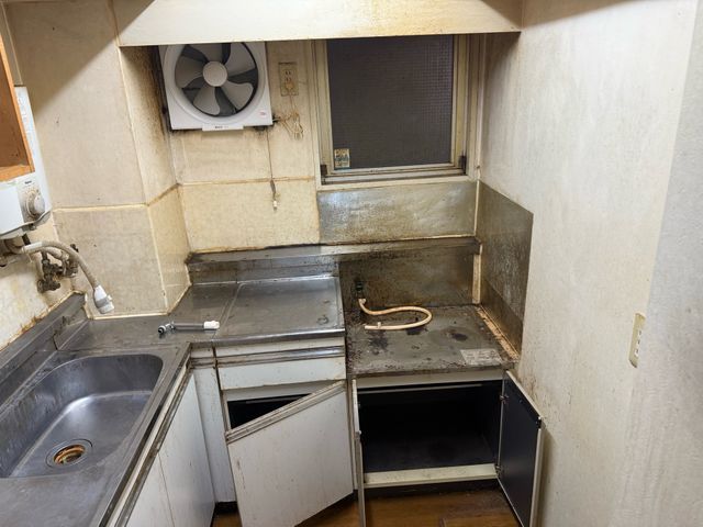 元プロキックボクサーの清掃！作業中のセキュリティー面はご安心下さいませ。