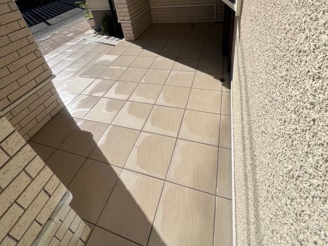 【玄関　タイルクリーニング】丁寧な作業で満足度抜群！住宅のプロにお任せください！