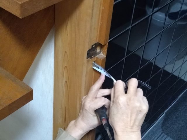 ドア・引き戸の建て付け調整｜ガタつき・開閉不良を改善します