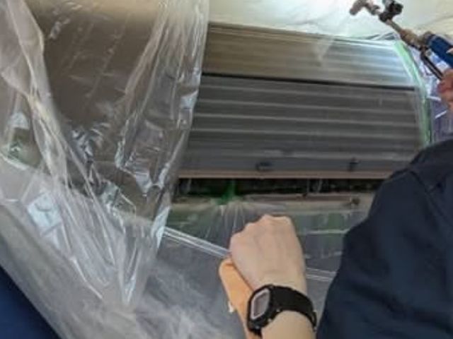 暖房をつける前に綺麗に！！◎お子様、ペットに安心洗剤使用◯女性スタッフ同行可能