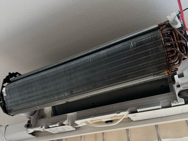 暑くなってからでは遅いです。意外と厄介なエアコン今年のお掃除お手伝いさせて下さい