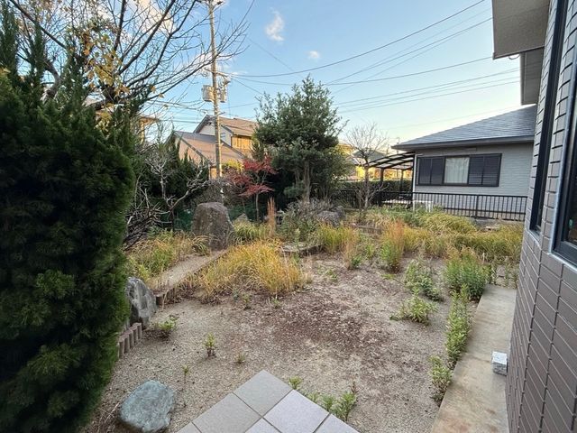 【草刈りのプロ】安価×丁寧×迅速　草刈りの事ならお任せください