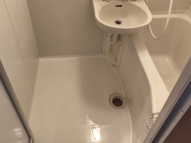 スタッフの腕の見せ所。ハウスクリーニング作業。