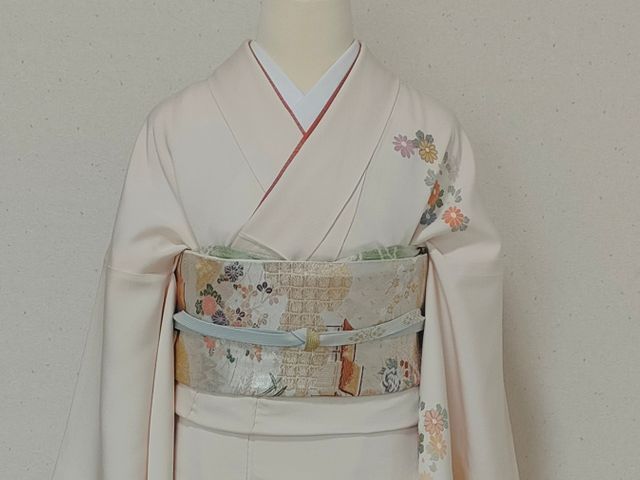 経験豊富な1級着付け技能士による丁寧な出張着付け！