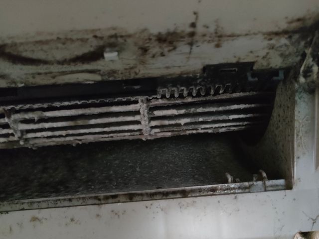 ★エアコン修理経験者★2台15.000円～★製造10年以上OK★抗菌脱臭処理無料