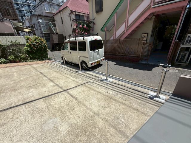 盗難防止駐車場ポールの設置【材工】