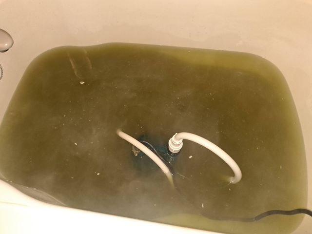 レジオネラ菌の殺菌や、追い炊き配管内の様々な汚れを洗浄いたします。