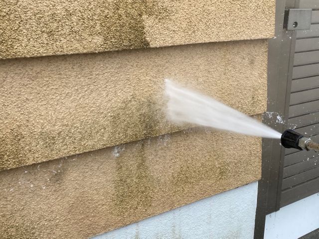 外壁！ブロック屏！玄関周り！高圧洗浄でクリーニングしませんか？？