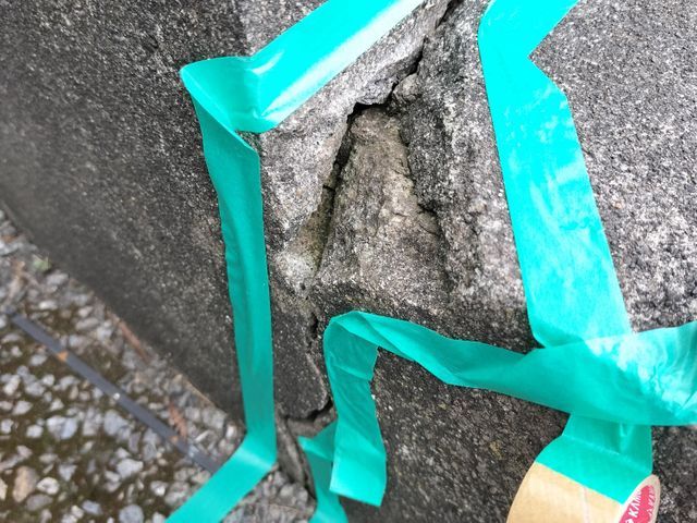 壁のクラック補修