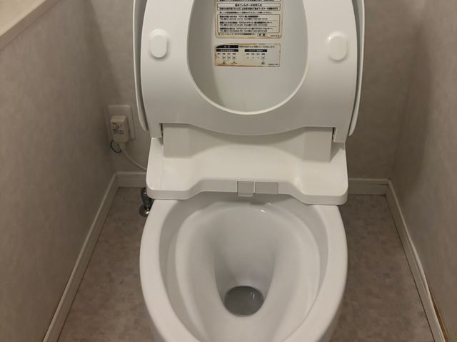 トイレが変わると、印象が変わる！黄ばみ・黒ずみ、徹底除去。