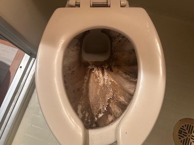 【トイレクリーニング】駐車場無料。コツコツ丁寧、安心して頂けるよう対応いたします